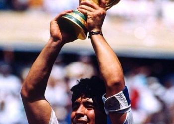 Mort de Diégo Maradona: Les hommages au « gamin en Or » se multiplient