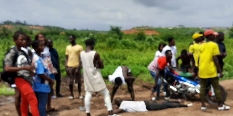 Songon/Accident: Un véhicule percute un motocycliste