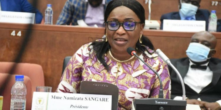 Législatives 2021: Le CNDH dénonce le non-respect du quota constitutionnel de 30% de femmes