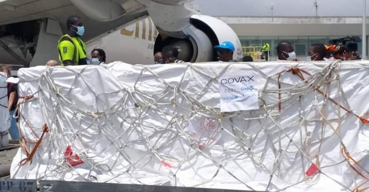 Covid-19 : La Côte d&rsquo;Ivoire réceptionne ses premières doses de vaccin