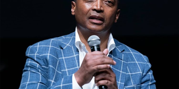 Elu président de la CAF: Qui est Patrice Motsepe, le nouveau patron du football africain ?