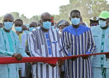 Burkina : Roch Kaboré inaugure la route Manga-Zabré dont le bitumage a coûté 29 milliards FCFA