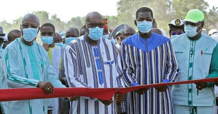 Burkina : Roch Kaboré inaugure la route Manga-Zabré dont le bitumage a coûté 29 milliards FCFA