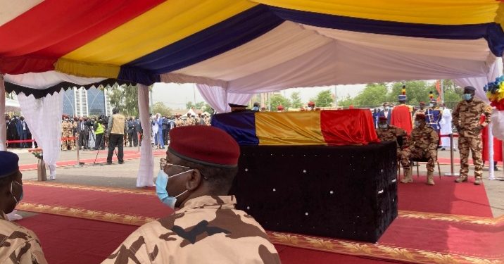 Tchad: Les obsèques d&rsquo;Idriss Déby Itno en présence de plusieurs chefs d&rsquo;État dont Macron
