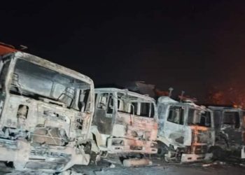 Burkina : Un incendie ravage plusieurs camions citernes  dans un parc de stationnement