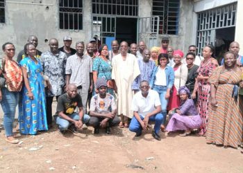 Chaîne de solidarité : Les membres de la «Team Aimons-nous vivants» fraternisent à Williamsville