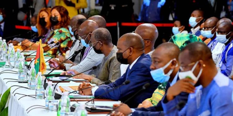 Burkina: Activistes et leaders de la société civile dans le viseur du régime militaire