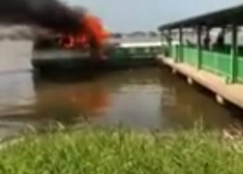 Transport lagunaire: Un bateau-bus en flammes à Blockauss