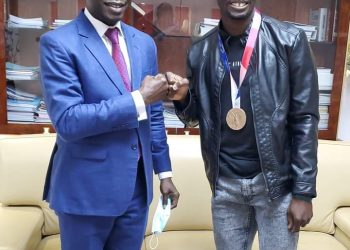 Après sa médaille olympique: Le patron de Coris Bank offre 10 millions FCFA à Hugues Fabrice Zango