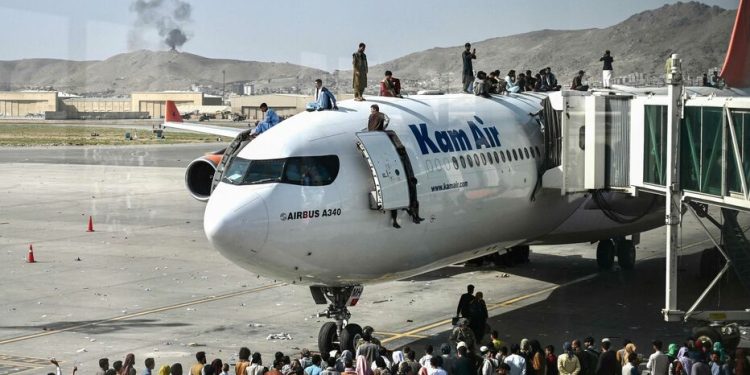 Prise de Kaboul : Les occidentaux fuient l’Afghanistan, la Russie ouvre des discussions