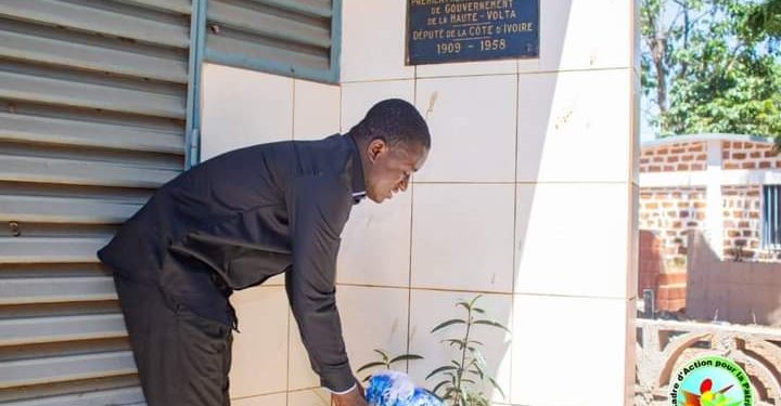 Bobo-Dioulasso: Le président du CAP se recueille sur les tombes de Ouezzin et Nazi Boni