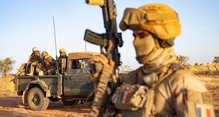Sahel: L&rsquo;Opération « Barkhane » transfère ses bases de Tessalit à l&rsquo;armée malienne