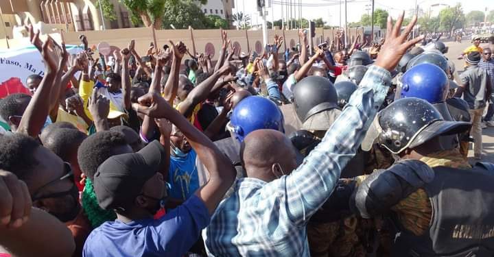 Burkina: La marche vire à un affrontement entre manifestants et Fds à Ouagadougou