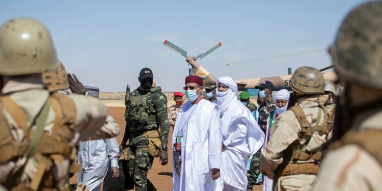 Niger : Bazoum galvanise le 43é bataillon interarmées, considéré comme une digue antiterroriste