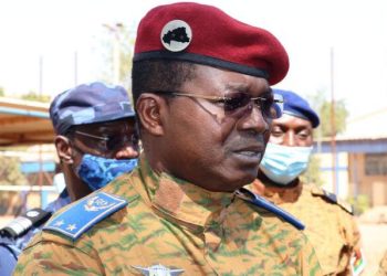 Burkina:  » Aucune institution n&rsquo;a pour le moment été inquiétée » (Ministre de la Défense)