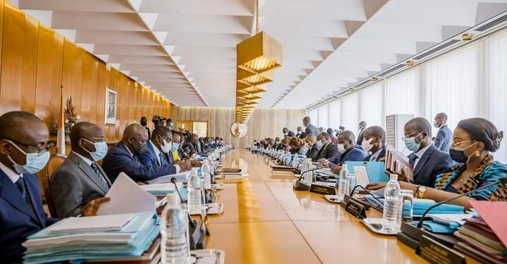 Côte d&rsquo;Ivoire : La formation d&rsquo;un nouveau gouvernement restreint se précise