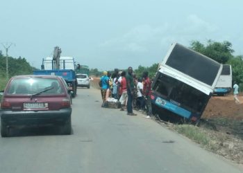 Route de Dabou: Un car fait une sortie de route, aucune victime