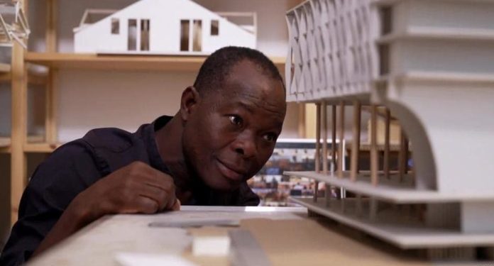 Burkina: Le prix Pritzker décerné à l’architecte Diébédo Francis Kéré