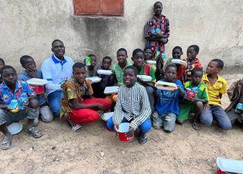 Burkina: L’association AGV a offert 800 kits alimentaires aux veuves durant le ramadan