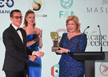 75ème Festival de Cannes: Mme Dominique Ouattara primée pour son engagement humanitaire 