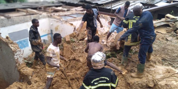 Eboulement à Attecoubé : Des opérations de sauvetage de personnes ensevelies en cours