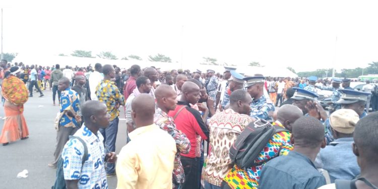 Hommage au chef de l&rsquo;Etat: Des producteurs crient à la faim à la place Jean-Paul II