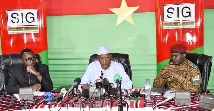 Main tendue du président Damiba: Des dizaines de combattants terroristes démobilisés