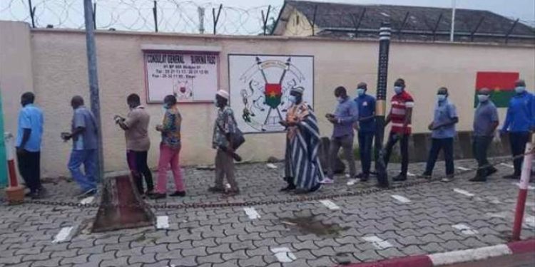 Consulat du Burkina à Abidjan: 2 semaines d&rsquo;attente pour avoir de simples copies d’extrait de naissance