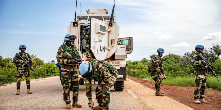 Mali: Deux Casques bleus tués par un engin explosif improvisé