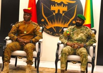 Coopération Burkina/Mali :Le Colonel Goïta accueille le Capitaine Traoré à Bamako