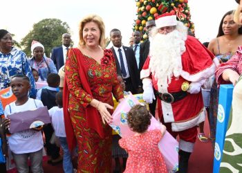 Arbre de Noël: La Fondation Children of Africa comble les tout-petits (Images)