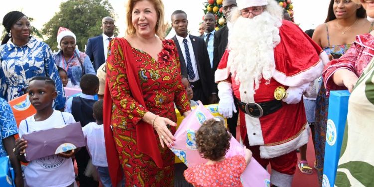 Arbre de Noël: La Fondation Children of Africa comble les tout-petits (Images)