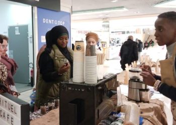 Caribbean Fusion: La Caféologue Maria Dion expose à la galerie commerciale Auchan à Vitry sur Seine