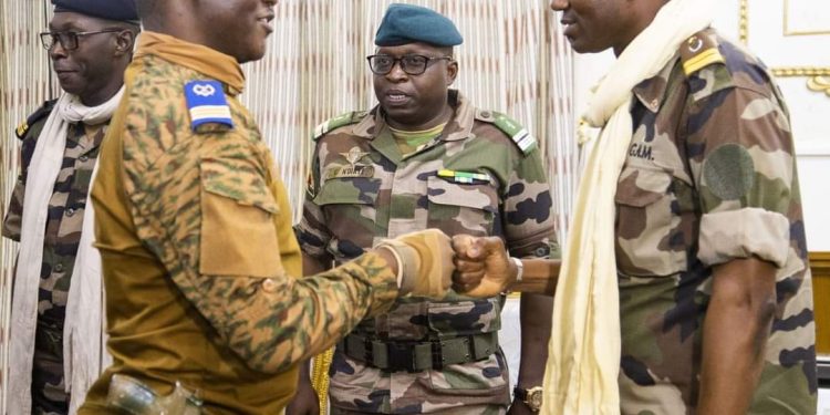 Lutte contre le terrorisme: Le Mali va épauler le Burkina Faso
