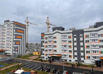 Ukraine : En attendant la chute de Bakhmout, la Russie reconstruit Marioupol