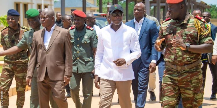 Bénin: Patrice Talon visite les chantiers du marché de gros et une caserne militaire
