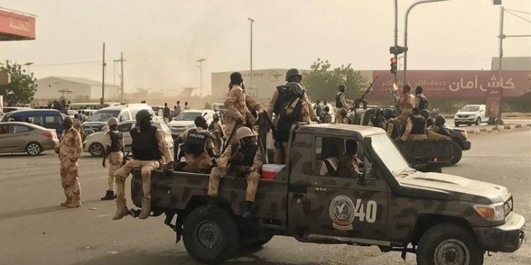 Soudan : L’armée et les forces paramilitaires s’affrontent dans la capitaine à l’arme lourde