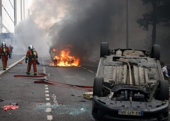 Émeutes urbaines : La France sort ses blindés, plus de 875 interpellations, l’ONU parle de racisme