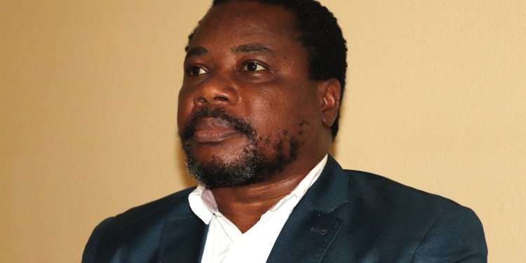 Sylvain Takoué à propos de l’Ukraine: «Poutine se défend, il ne fait pas la guerre…»