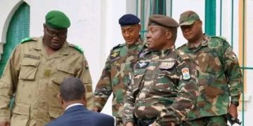 Niger : Avant l’expiration de l’ultimatum de la Cedeao les putschistes évacuent leurs familles