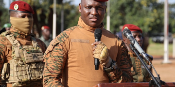 Bobo-Dioulasso: Le Capitaine Traoré encourage les unités combattantes au Camp Ouezzin-Coulibaly