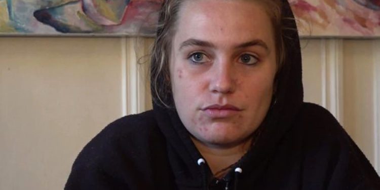 Sénégal : Détenue depuis 2 mois pour son soutien à Sonko, Coline Fay libérée et expulsée