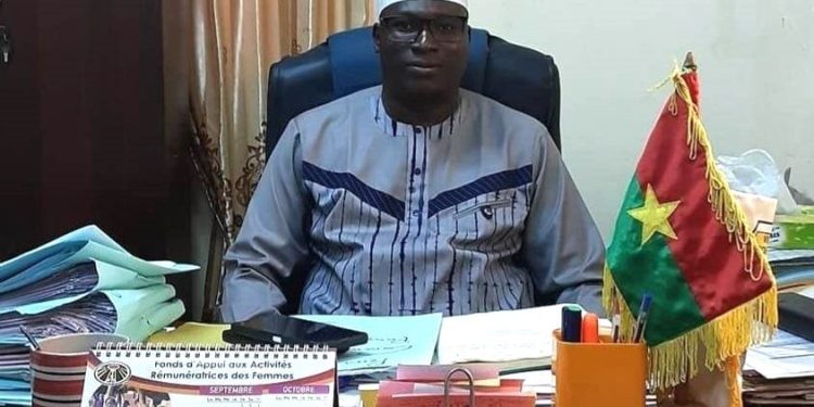 Burkina : Le gouvernement de Transition libère Pouytenga du Préfet Kaguembéga