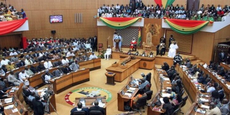 Ghana: Les députés votent une loi anti-LGBT+ et contre leurs défenseurs