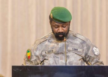 Mali : Assimi Goïta exhorte l’armée à améliorer ses capacités de défense