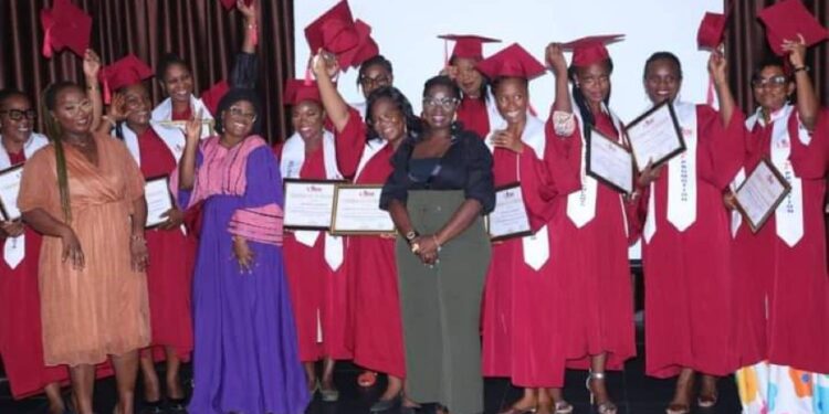 Métier de la petite enfance : 38 assistantes et éducatrices décrochent leur certificat de formation