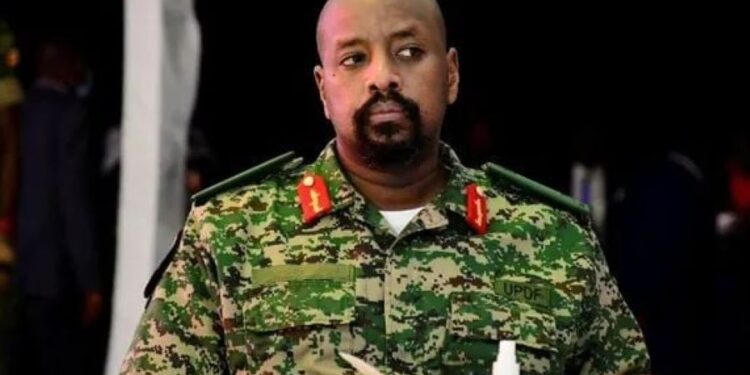 Ouganda : Le fils de Yoweri Museveni prend les commandes de l’armée