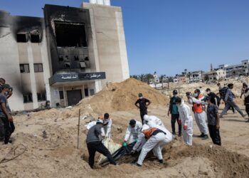 Gaza : Près de 300 corps exhumés des fosses communes après le départ de Tsahal d’un hôpital