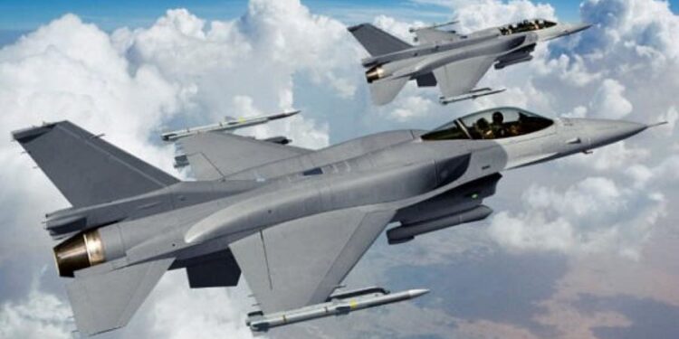 Guerre russo-ukrainienne : La Belgique promet 30 avions F-16 à Kiev