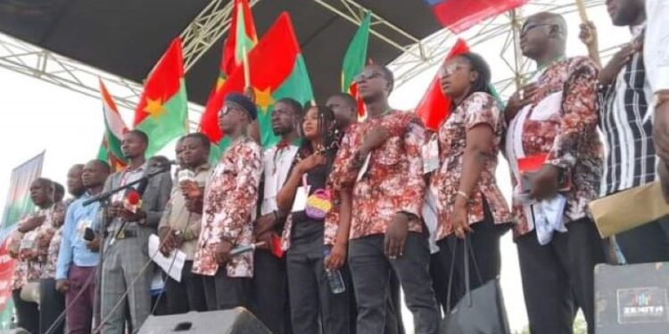 Burkina : Après le meeting de ses soutiens, la Transition fixe les assises nationales au 25 mai prochain